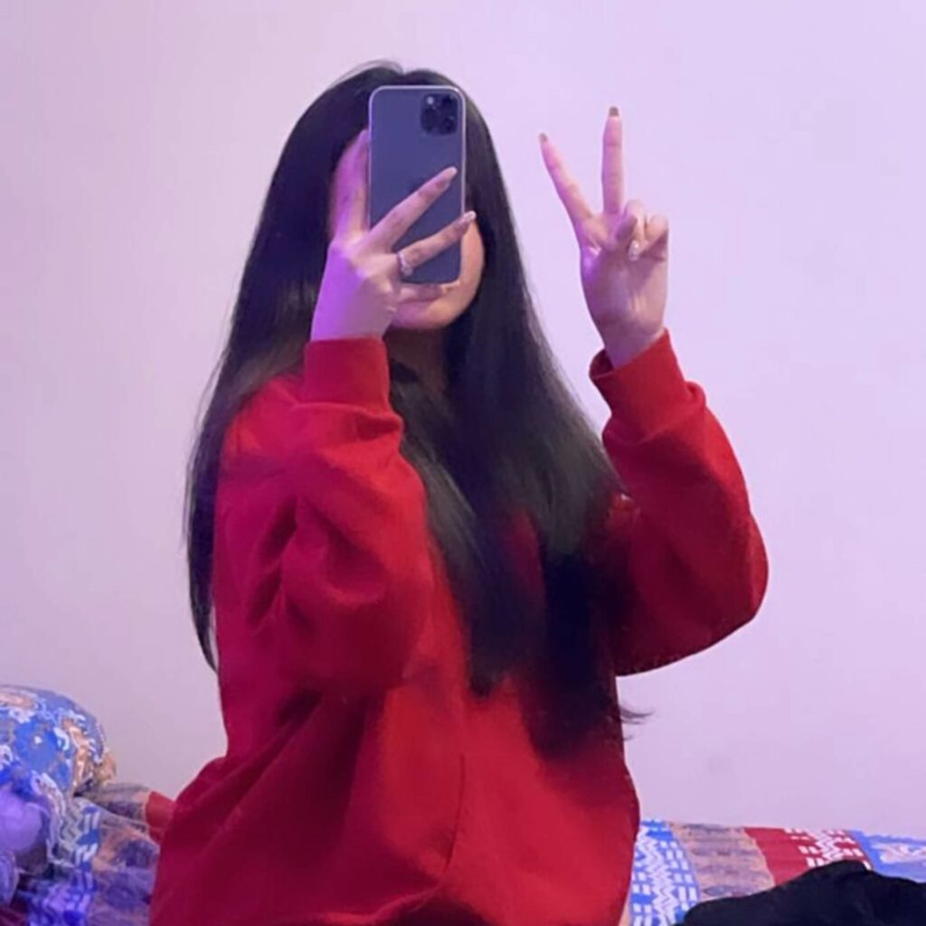 Stylish DP for girls