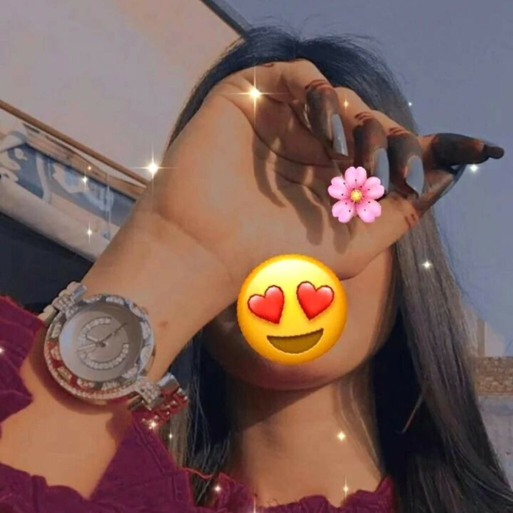 Stylish DP for girls