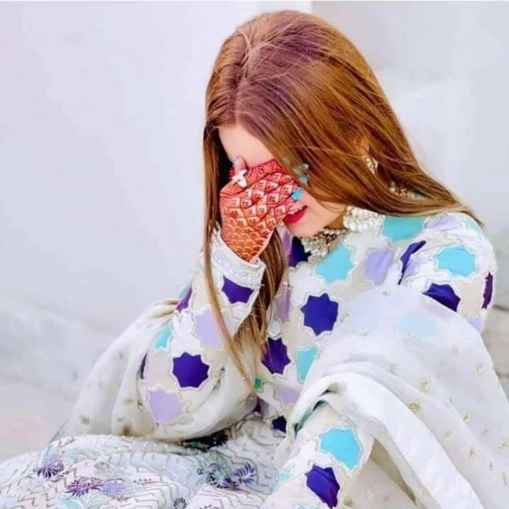 Cute Girl Pic WhatsApp