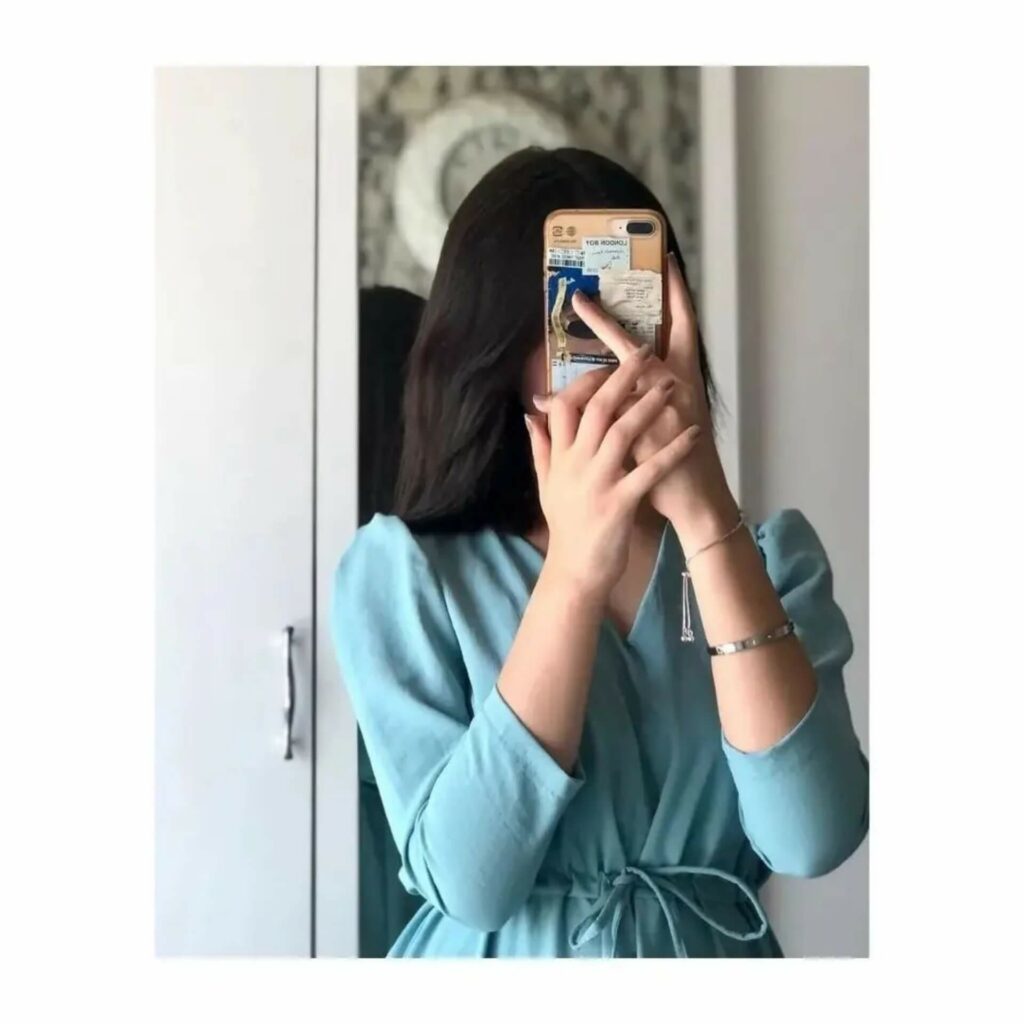Cute Girl Pic for WhatsApp