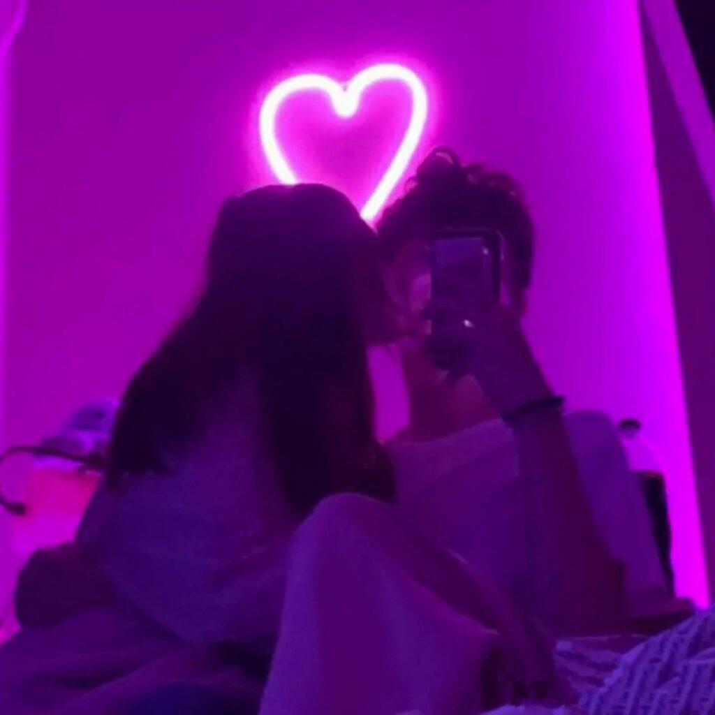 Girl Love DP